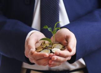 More economists are getting deeply worried about Canada’s future – and investors are taking notice